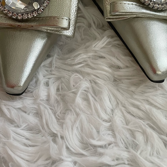 Beautiful J Renee Dressy Pump in Silver❤️❤️❤️PRICE DROP❤️❤️ - Picture 5 of 6